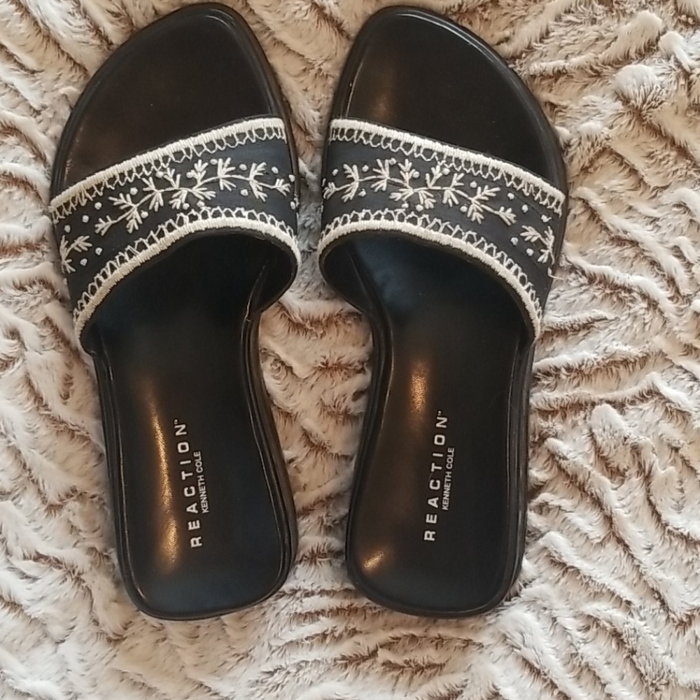 NWOB Kenneth Cole Reaction Slides Black & Tan Size 5